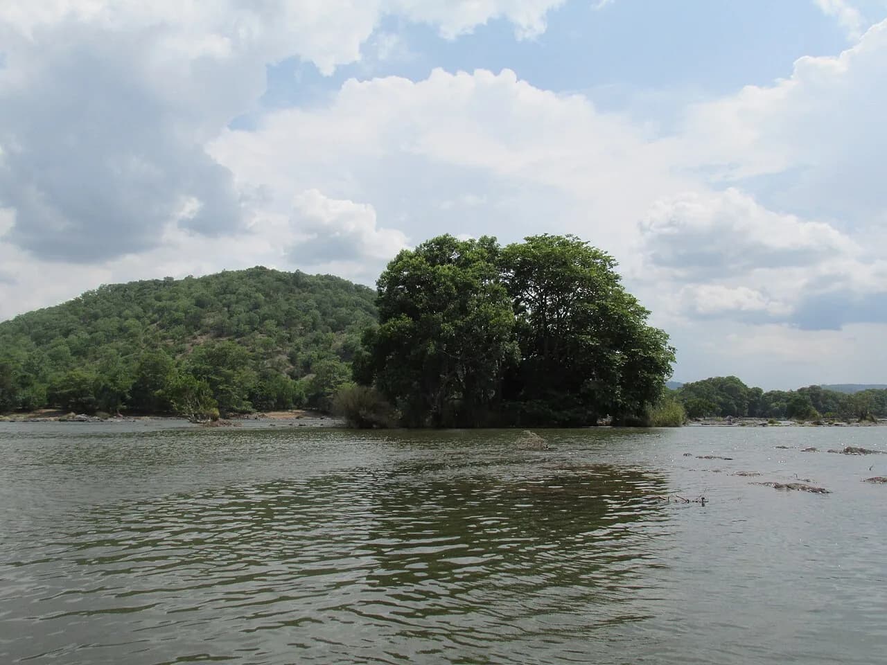 River landscape at Sangama and Mekedatu.
