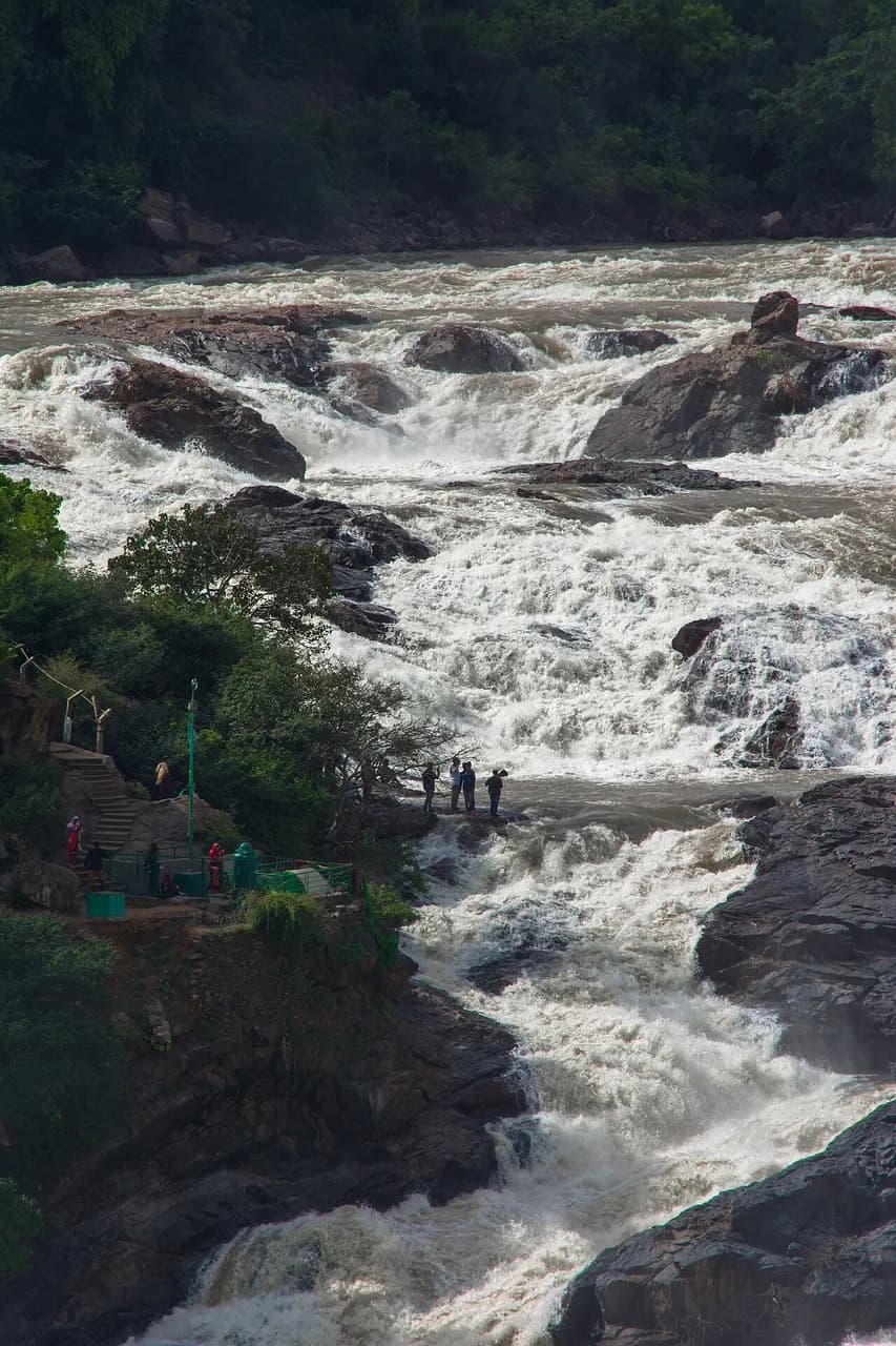Water cascading through the rocky gorge at Shivanasamudra.